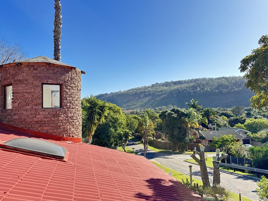4 Bedroom Property for Sale in Sedgefield Central Western Cape